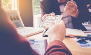hands-cash-crucial-things-to-know-when-taking-out-a-loan