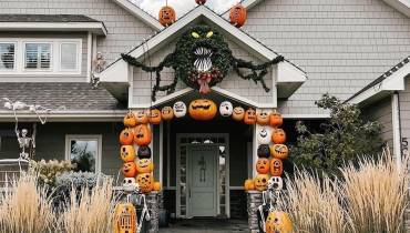 Property_Halloween_Decor_Front_Portch