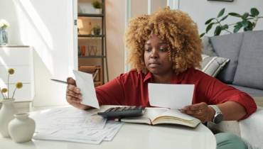 Tax Season Made Easy: 5 Simple Ways to Track Your Finances Year-Round