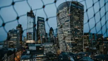 london-skyline-uk-severe-data-breaches-costing-small-businesses