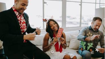 6 Holiday Incentives to Motivate Your Team During Year-End Meetings