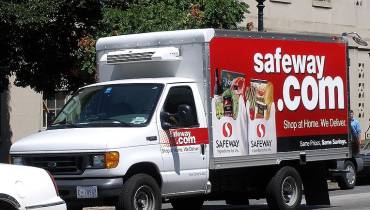 How Vehicle Lettering, Graphics, and Wraps Boost Brand Promotions