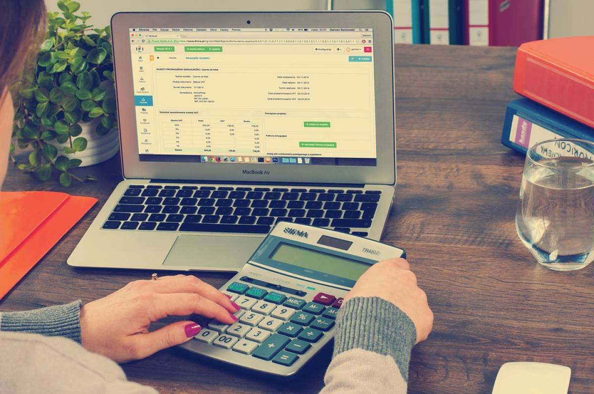 Why (and When) to Procure Accounting Services for Your Business