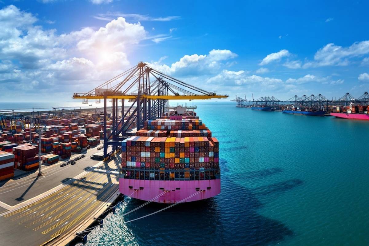 aerial-view-cargo-ship-cargo-container-harbor-logistics-industry-trends