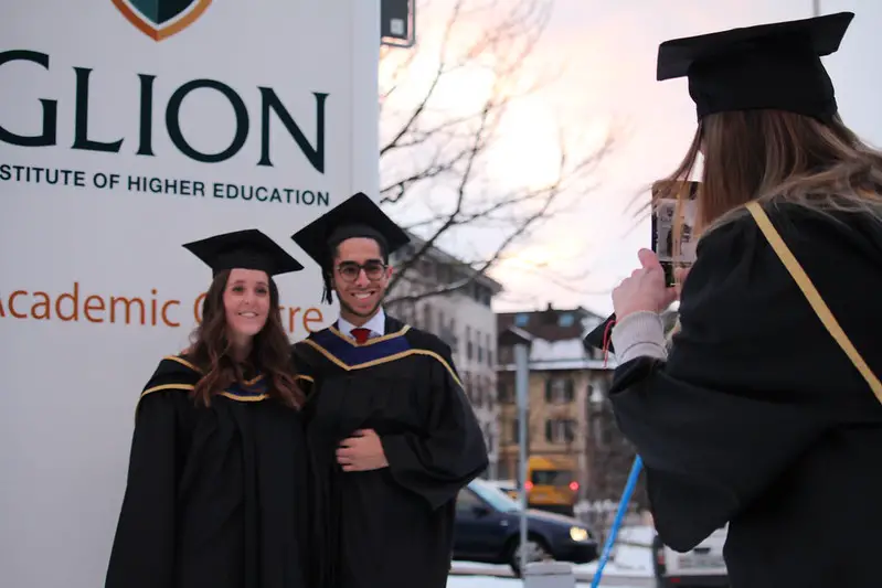 bachelors_s7_graduation_glion_institute_of_higher_educationjpg.jpg