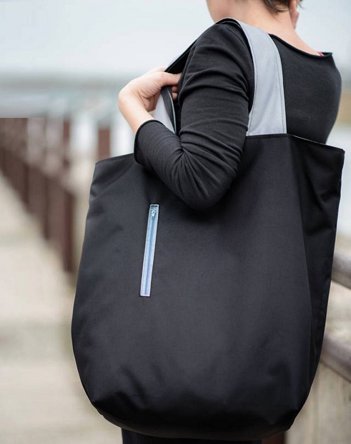 black_waterproof_tote_bag_t5gi.jpg