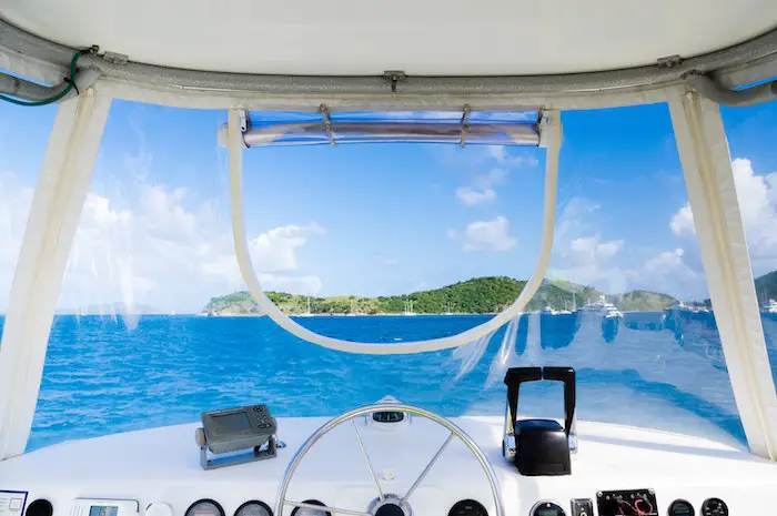 boat-windscreen-stearing-wheel-tech-sea-peaceful.jpg