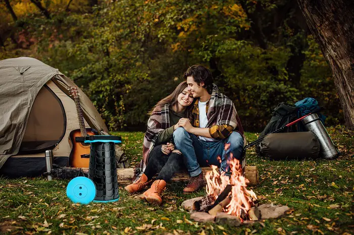 camping-couple-6809061_1280.jpg