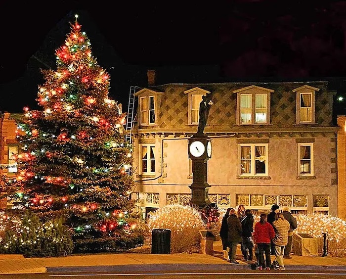 christmas_lights_around_colorado_springs