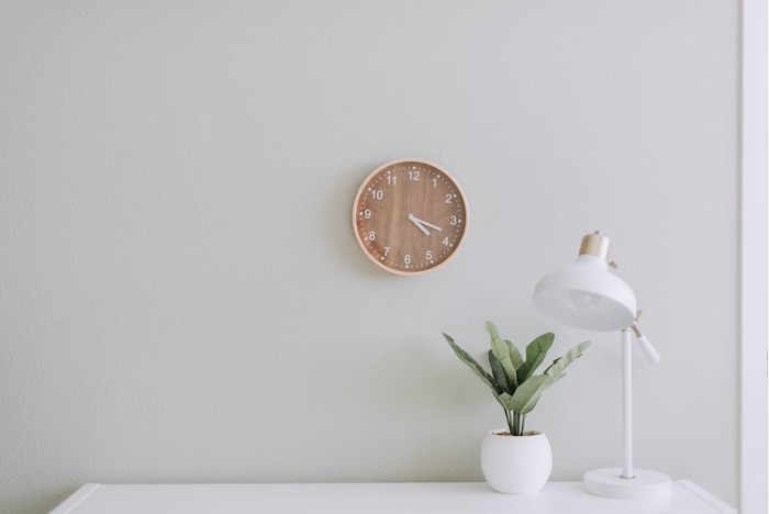 clock-on-grey-wall