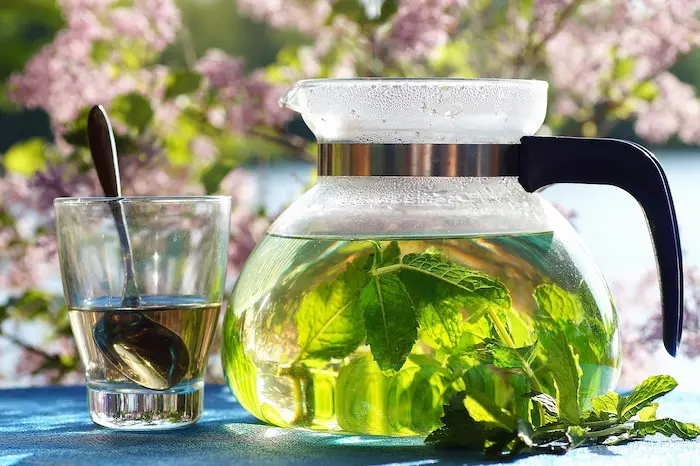 fresh-herbal-tea-3383637.jpg