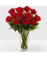long_stem_roses_weaved_into_the_visible_vase.png