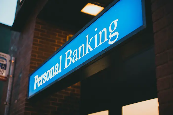 personal-banking-jonathan-cooper-0o2pp6-moky.jpg