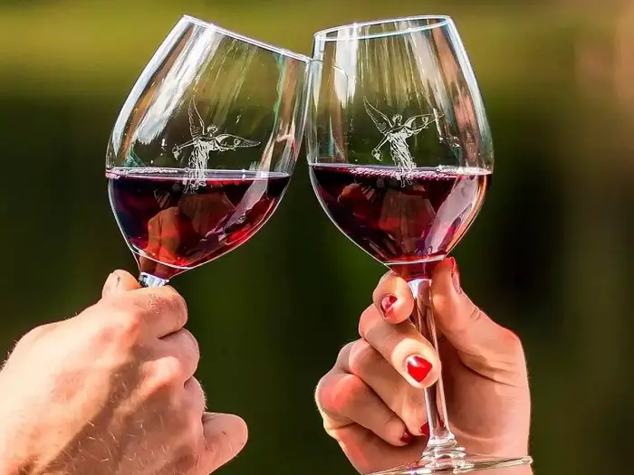 red-wine-in-glass.jpg