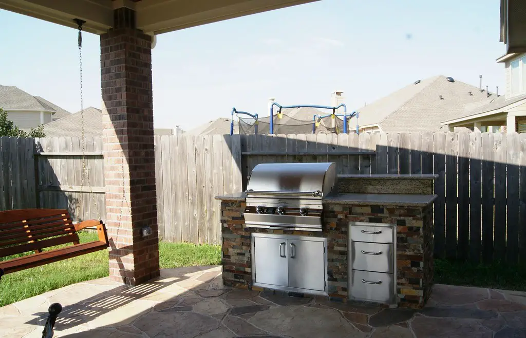 simple-outdoor-kitchen.jpg