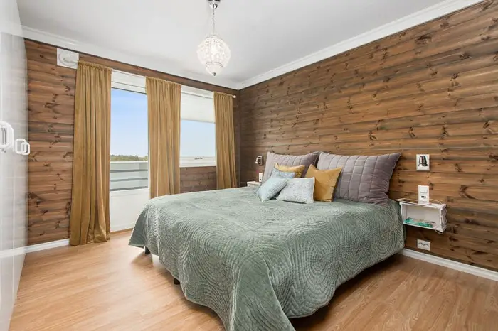 use-woodwork-in-bedroom.jpg