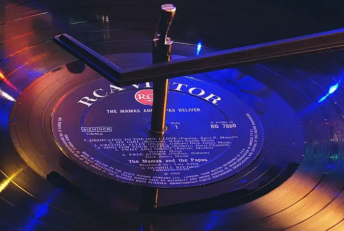 vinyl-player-music-phonograph-record-record-player-turntable.jpg