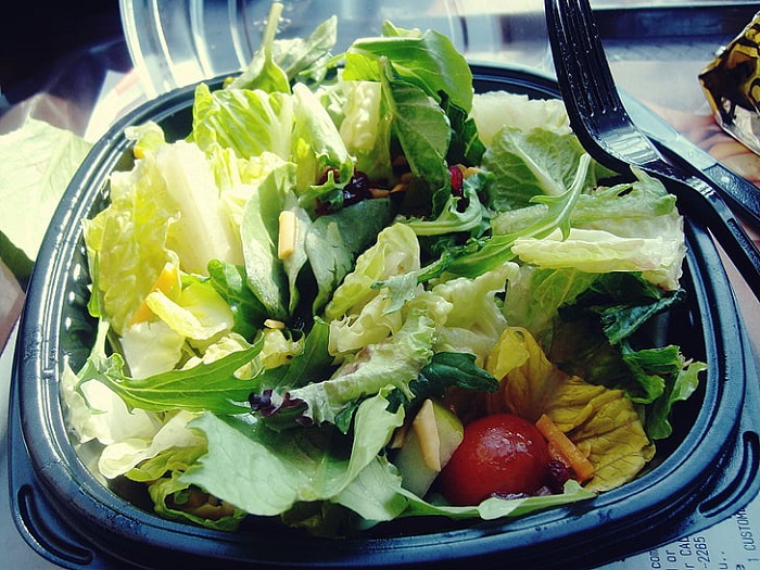 vitamine-diet-eating-healthy-food-lettuce-salad.jpg