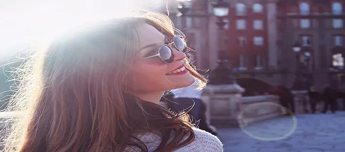 woman-sunglasses-gift-city-smile-happy.jpg