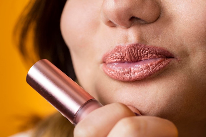 woman-lips-stick